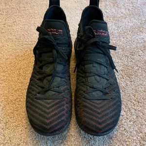Lebron James 16 Nike size US10.5